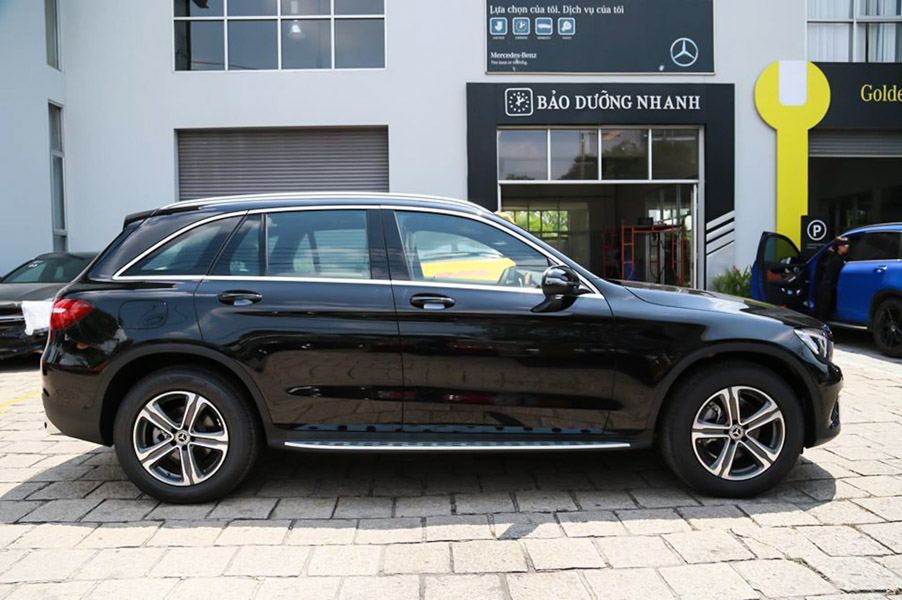 Chênh giá bán gần 300 triệu đồng, GLC 200 mới khác biệt gì so với GLC 250 4Matic? - 2