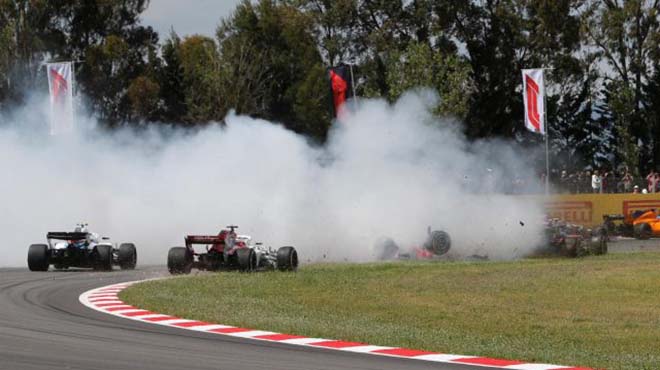 Đua xe F1, Spanish GP: Cú va chạm đáng sợ, hàng loạt xe gặp nạn - 2