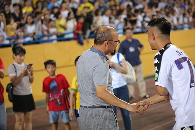 HLV Park Hang Seo hết lời khen ngợi sao U23 VN, bầu Hiển thưởng khủng - 1