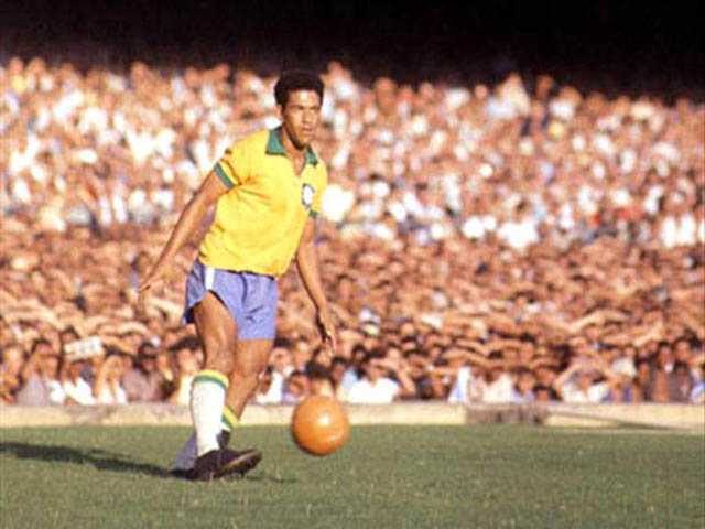 Siêu ”dị nhân” World Cup: Garrincha - Thiên tài chân cong, vĩ đại hơn Pele