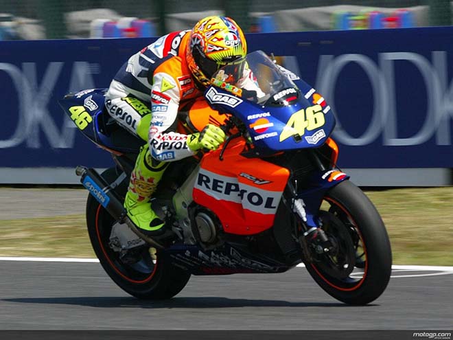 Đua xe MotoGP, bái phục Rossi: Huyền thoại đua 40.075km một vòng Trái đất - 4