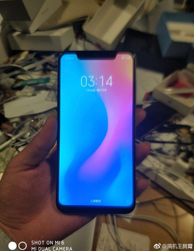 Xiaomi Mi 7 có “tai thỏ”, camera sau kép dọc hệt iPhone X, nhưng &#34;khỏe&#34; hơn nhiều - 2