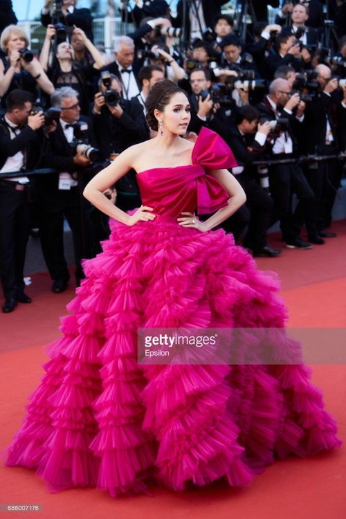 Váy áo xa xỉ của &#34;Phạm Băng Băng Thái&#34; ở Cannes - 9