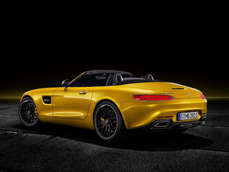 Mercedes-AMG GT S Roadster: Khi bạn muốn một chiếc mui trần trên 500 mã lực - 4