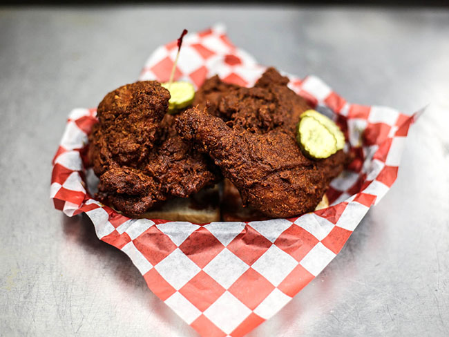 Các tín đồ gà rán không thể bỏ qua danh sách thần thánh này - 5