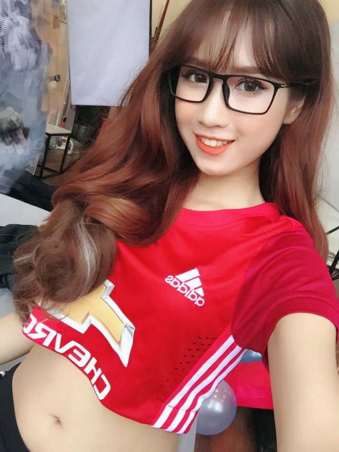 Dàn hot girl MU nóng bỏng dự đoán số phận Mourinho ở chung kết FA Cup - 5