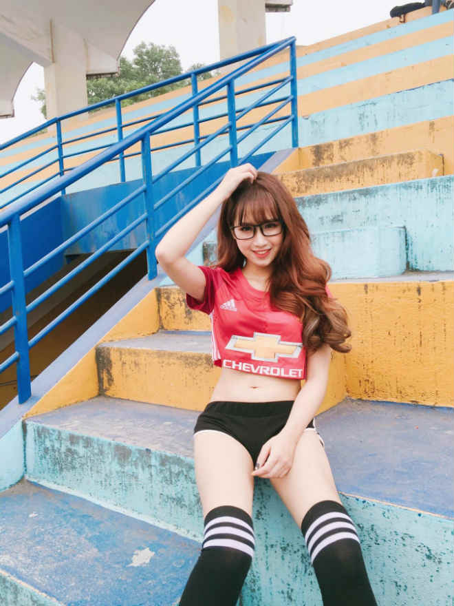 Dàn hot girl MU nóng bỏng dự đoán số phận Mourinho ở chung kết FA Cup - 8