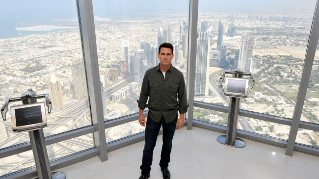 Diễn viên nổi tiếng Tom Cruise từng quay cảnh trong phim “Nhiệm vụ bất khả thi: Chiến dịch bóng ma” trên tòa nhà này vào năm 2010.
