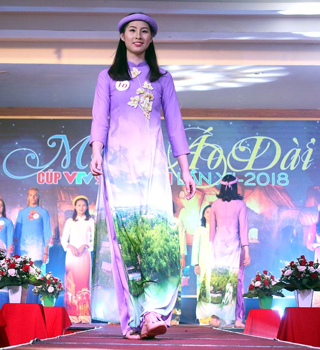 Mê mẩn nữ thần bóng chuyền đẹp nhất thế giới mặc áo dài Việt Nam - 1