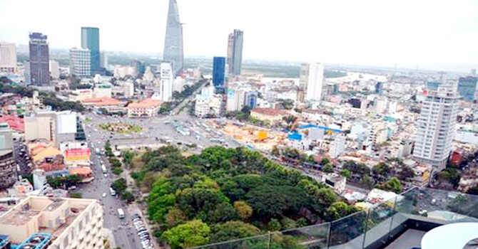 Nóng tuần qua: Giá xăng “còng lưng” cõng thuế, đất vàng cho thuê rẻ như cho - 2