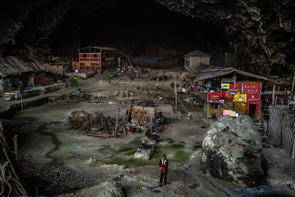 Tộc người cuối cùng sống trong hang ở Trung Quốc - 1