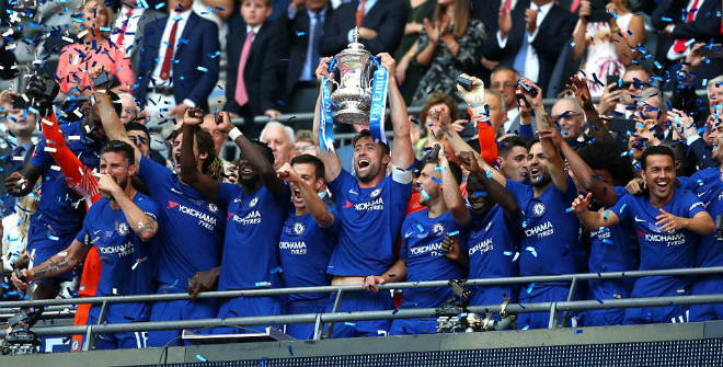 Chelsea hạ MU vô địch FA Cup: Tân vương vỡ òa, Conte ôm Mourinho ăn mừng - 13