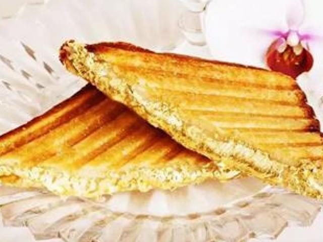 Bánh sandwich đắt nhất hành tinh: ăn 1 miếng, miệng dát vàng