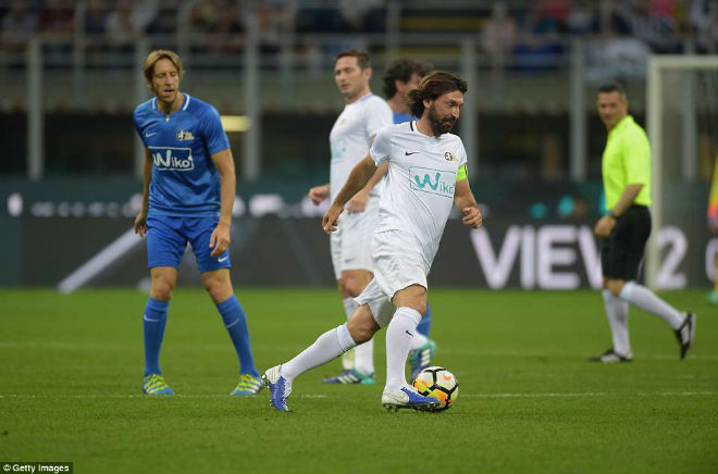 Pirlo từ giã sân cỏ: Rô béo & &#34;rừng&#34; huyền thoại, tiệc 14 bàn mãn nhãn - 1