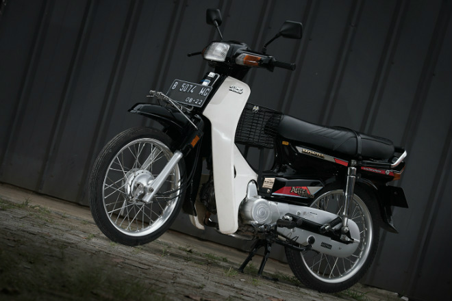 Cận cảnh Honda Dream 1990 Nhật giá 16 triệu đồng - 9