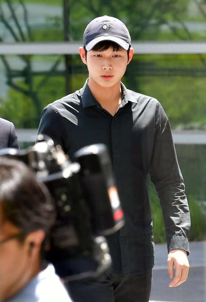 Tài tử Hàn 21 tuổi hầu tòa sau bê bối quấy rối tình dục, dùng dao đe dọa sao nữ - 1