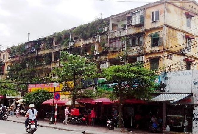 Hà Nội cảnh báo thảm họa cháy nổ, đổ sập hàng loạt chung cư - 1