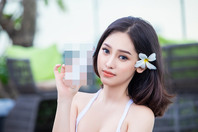 Nhiều người còn hài hước nhận xét, ngay cả hot girl nổi tiếng cũng không tránh được cảnh bị dìm thê thảm trong hình người khác “tag”.