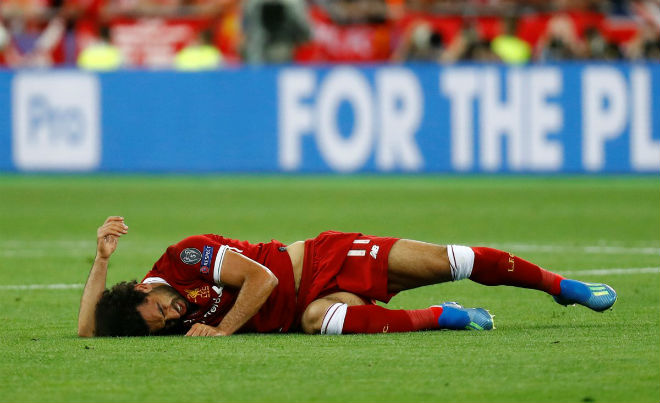 “Đại ca” Ramos tung võ như MMA: Triệu fan gọi là &#34;kẻ côn đồ&#34;, Salah dễ mất World Cup - 8