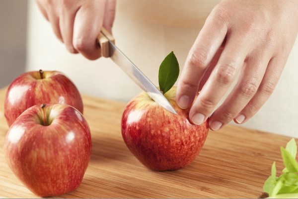 Tuyệt chiêu cắt trái cây đơn giản, dễ dàng và đẹp nhất, người vụng mấy cũng làm được - 1