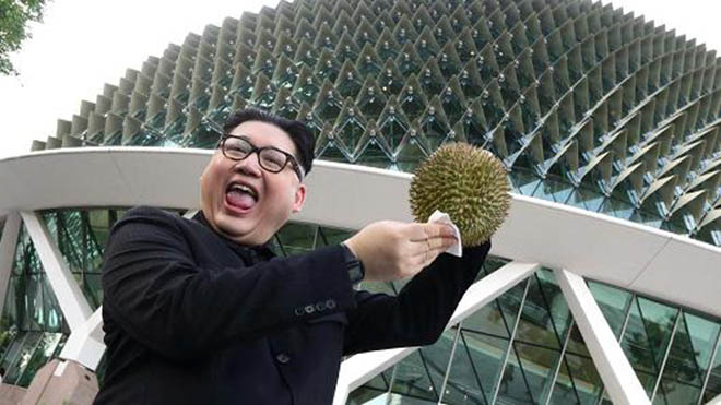 Phát hiện Kim Jong Un “nhái” chụp ảnh selfie tại Singapore - 1