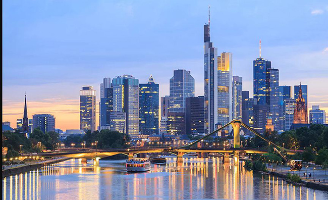 Frankfurt, Đức: Điểm nổi bật, Europaturm (337,5m), Tháp Commerzbank (259m), Messturm (256,5m).