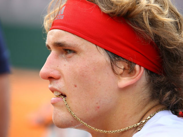 Roland Garros ngày 1: Zverev thắng dễ, ĐKVĐ đơn nữ và Venus nhận cú sốc