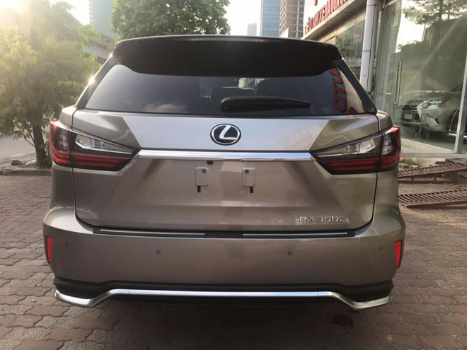 Lexus RX350L phiên bản 7 chỗ bất ngờ xuất hiện tại Việt Nam: Giá hơn 5 tỷ đồng - 6