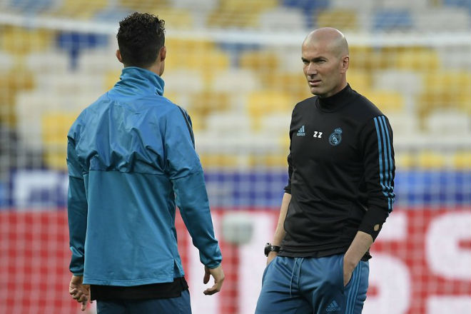 Nghi án Zidane bị ép ra đi: Phe Ronaldo tan rã, tháo chạy khỏi Real - 2