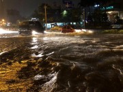 Tin tức trong ngày - Ông chủ máy bơm “quái vật” tiết lộ lý do không ngờ khiến đường ngập như sông