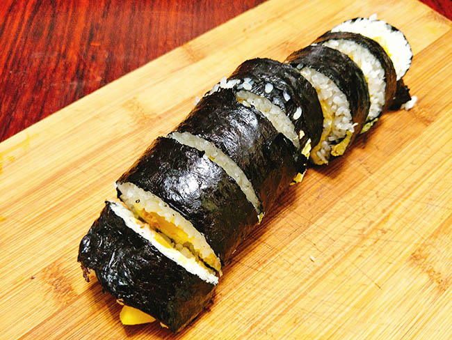 Tuyệt chiêu cuốn sushi không cần mành tre mà vẫn tròn đẹp xuất sắc - 8