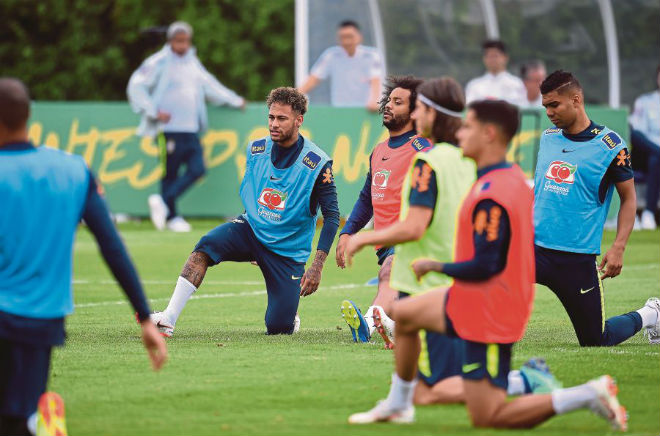 Brazil - Croatia: Neymar &#34;ẩn mình&#34;, Vua châu Âu ra oai - 1