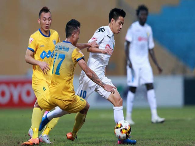 Quang Hải U23 sút phạt thần sầu, Hà Nội vô địch lượt đi V-League 2018