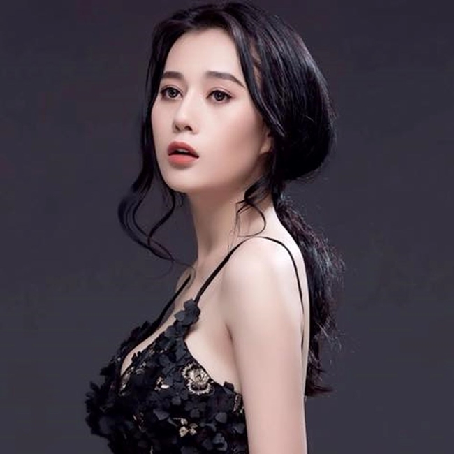 Phương Oanh từng vướng scandal đổi tình lấy vai diễn khi mới chân ướt chân ráo vào nghề. Nói về chuyện này, cô cho biết, bản thân không không bao giờ chấp nhận đổi chác vì đó không phải là hướng đi của&nbsp; cô.