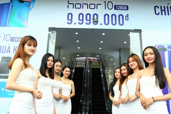 Honor 10 chào sân ấn tượng với hơn 2000 đơn hàng trong ngày mở bán - 8