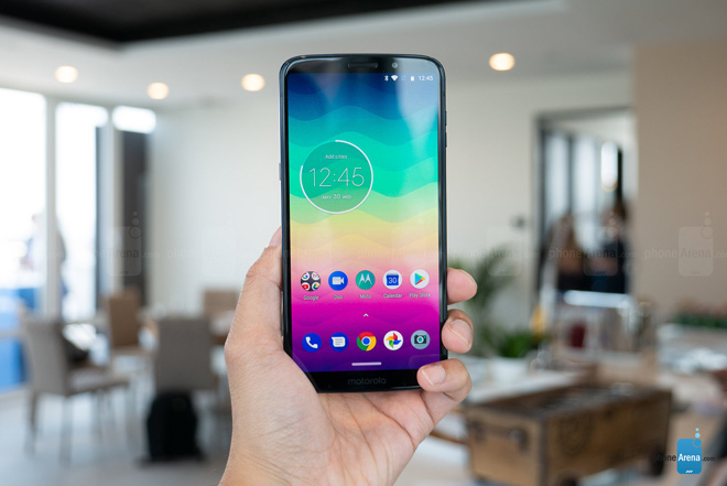 Đánh giá Motorola Moto Z3 Play giá 11,3 triệu đồng: Thiết kế đẹp, cấu hình khá - 1