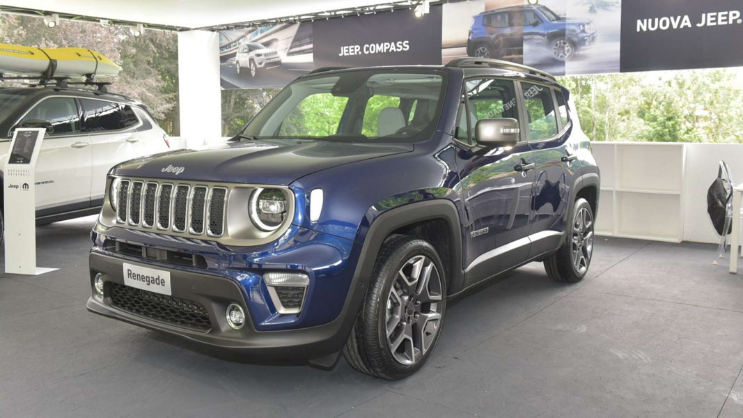 Ảnh thực tế SUV cỡ nhỏ Jeep Renegade 2019: Vẻ đẹp nam tính từ trong ra ngoài - 1