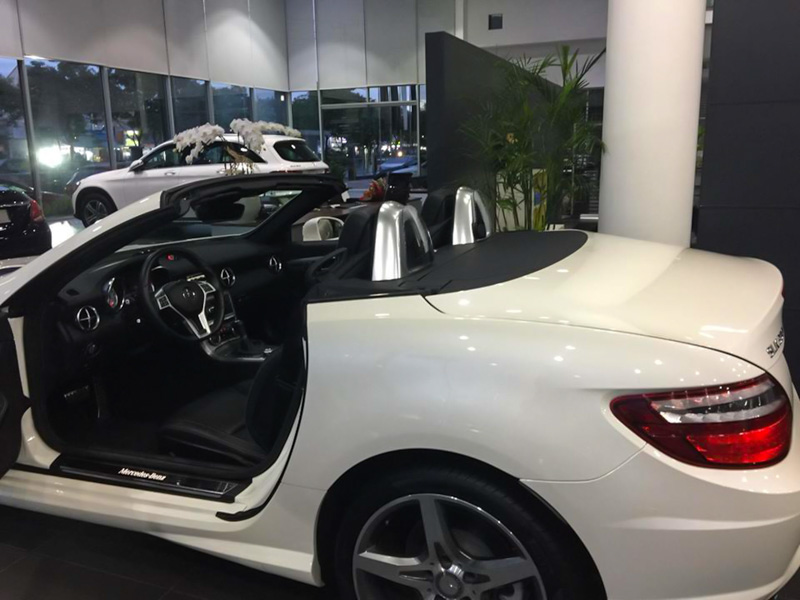 Mercedes-Benz SLK350 CarbonLOOK Edition: Mui trần tuyệt đẹp từ &#39;&#39;ngôi sao ba cánh&#39;&#39; - 8