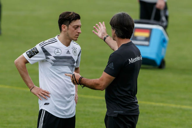 ĐT Đức, Ozil nguy cơ lỡ World Cup: Gotze & trò cưng Pep, ai thế chỗ? - 2