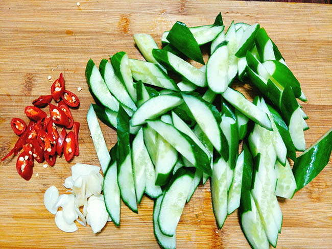 Trời nóng chán ăn, làm ngay dưa leo muối chua ngọt để kích thích vị giác - 3