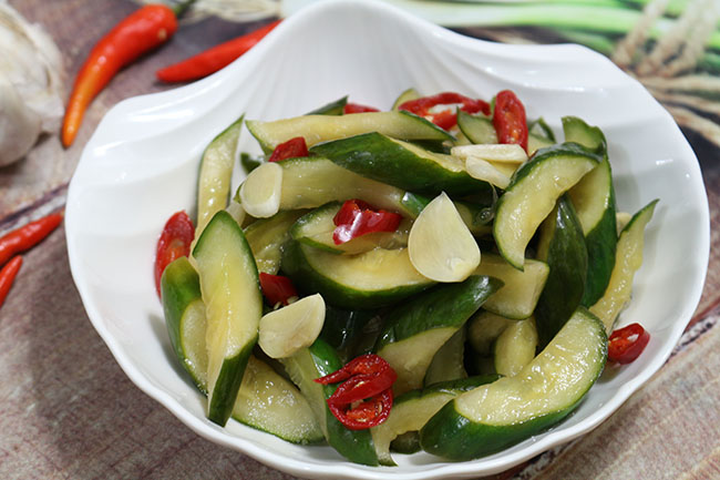 Trời nóng chán ăn, làm ngay dưa leo muối chua ngọt để kích thích vị giác - 8