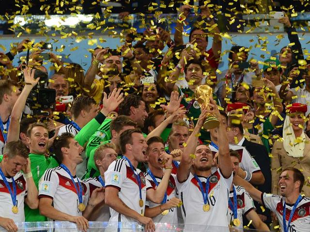 Đỉnh cao World Cup: ĐT Đức - Vua hattrick đáng nể, cả thế giới cúi đầu