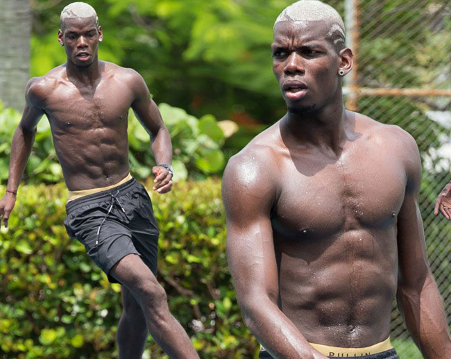 Paul Pogba sở hữu thân hình cao lớn như King Kong. Ngoài giờ tập chuyên môn, anh thường giam mình ở phòng gym để rèn luyện thể lực.&nbsp;