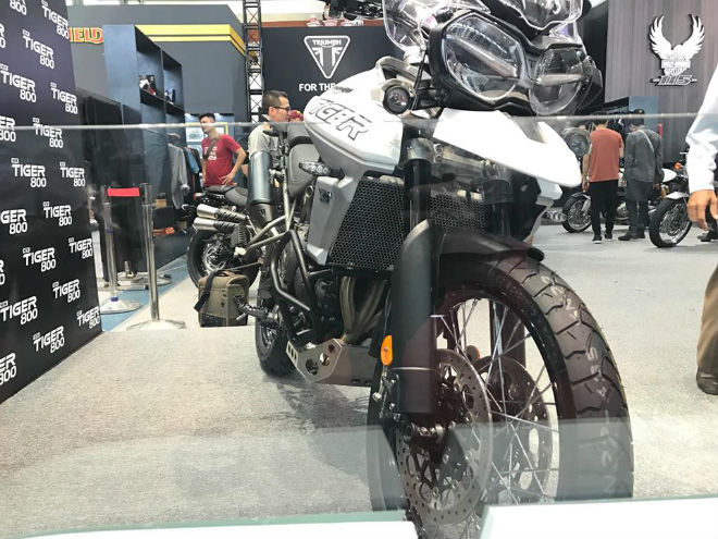 “Mãnh hổ” Triumph Tiger 800 XCA về Việt Nam giá 695 triệu đồng - 3