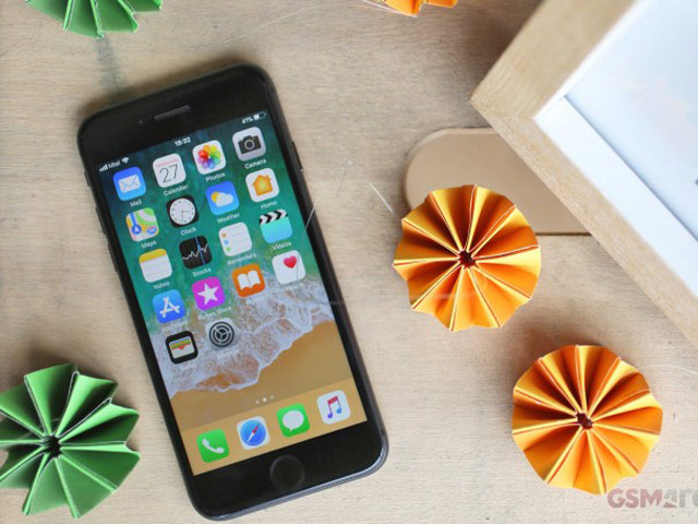 iPhone X bán chậm dần, Apple giảm đơn đặt hàng linh kiện