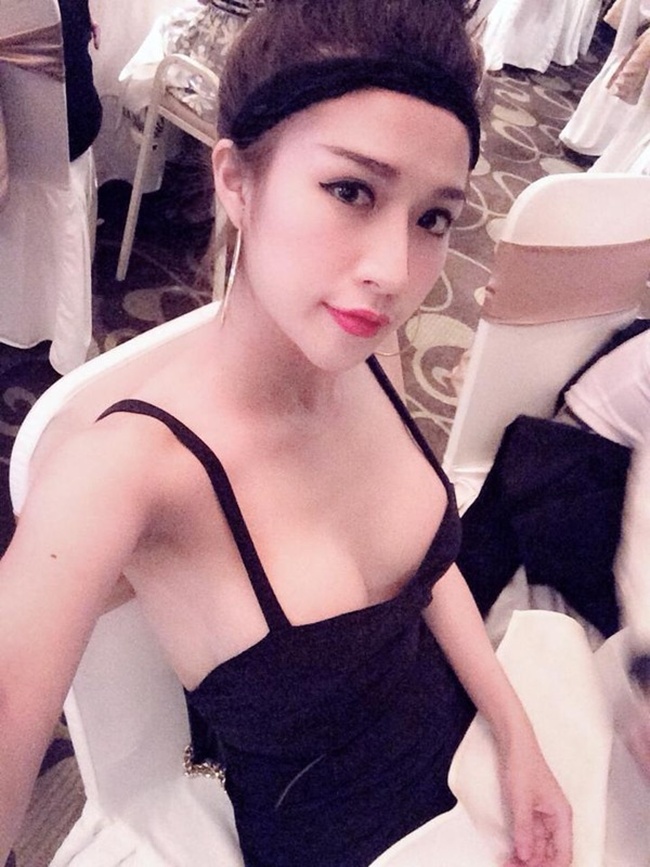 Vân Navy cũng thay đổi từ một hot girl với mái đầu &#34;bờm ngựa&#34; trở thành người đẹp sexy thích khoe ảnh gợi cảm.