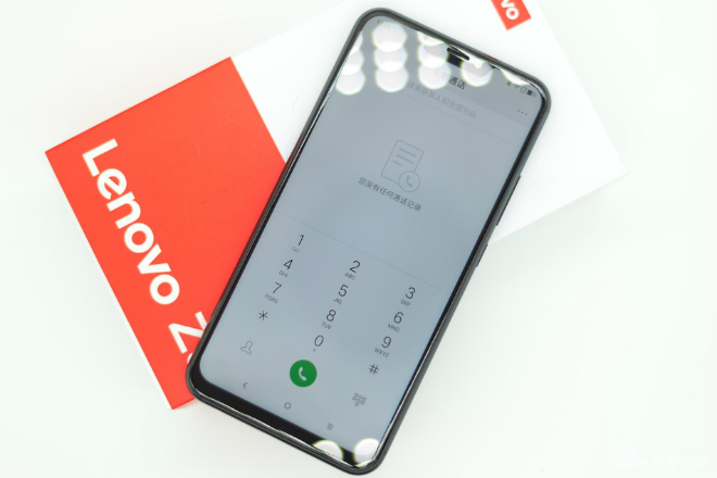 Cận cảnh Lenovo Z5 giá từ 4,6 triệu đồng, đối đầu Nokia X6 - 12