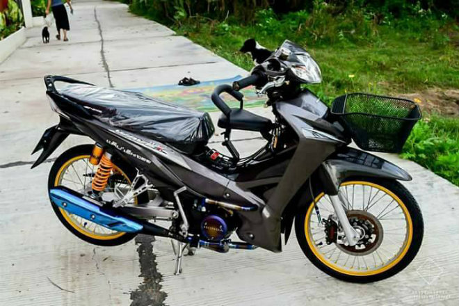 Honda Wave lên dàn áo đen xám, mang đồ chơi thực tế - 11