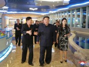 Thế giới - Kim Jong-un đưa vợ tới nhà hàng trước cuộc gặp với Trump