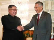 Thế giới - Ông Kim Jong-un cười tươi rói khi gặp Thủ tướng Lý Hiển Long